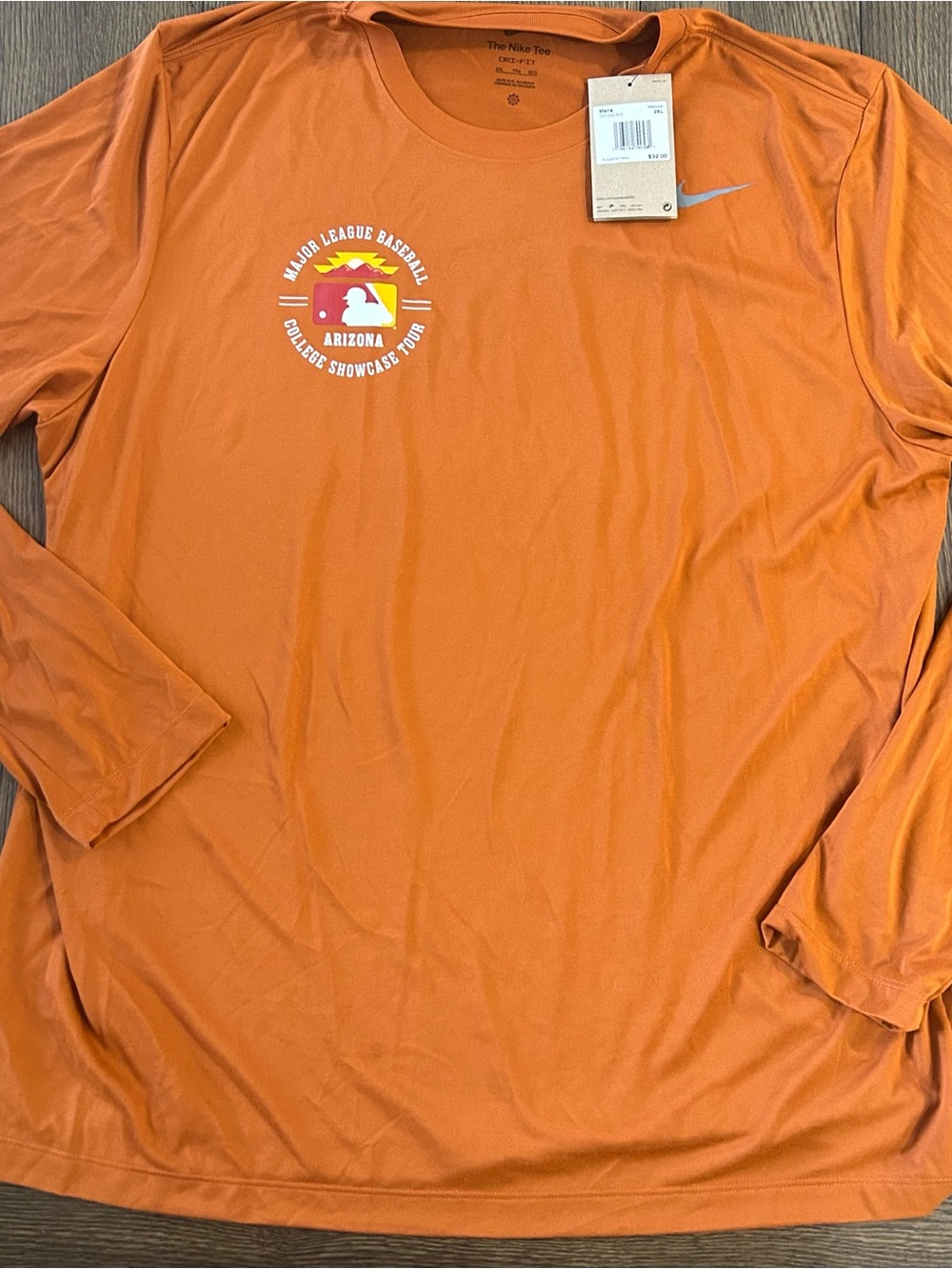 Nike Men’s Long-Sleeve MLB College Showcase Tour